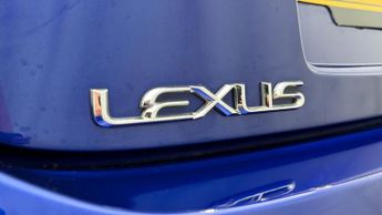 Lexus RC 300H F SPORT