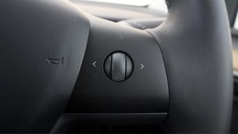 Tesla Model Y BASE