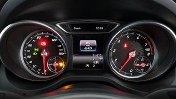 Mercedes-Benz GLA GLA 180 URBAN EDITION