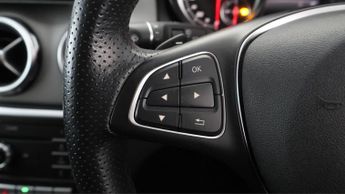 Mercedes-Benz GLA GLA 180 URBAN EDITION
