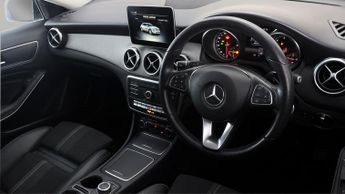 Mercedes-Benz GLA GLA 180 URBAN EDITION