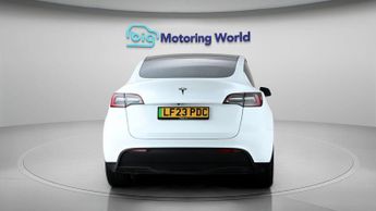Tesla Model Y LONG RANGE AWD