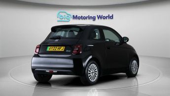Fiat 500e ACTION