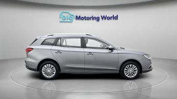 MG MG5 EXCLUSIVE