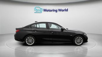BMW 3 Series 330E SE PRO