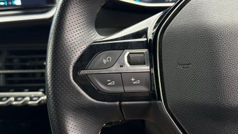 Peugeot E-2008 GT