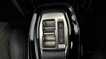 Peugeot E-2008 GT