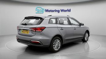 MG MG5 EXCLUSIVE