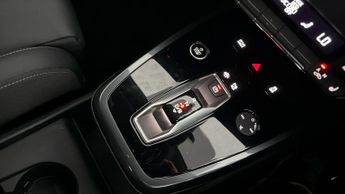 Audi Q4 e-tron S LINE