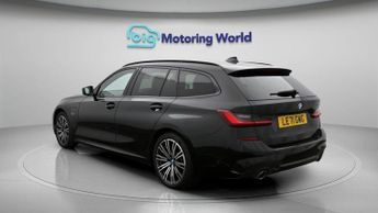 BMW 3 Series 330E M SPORT