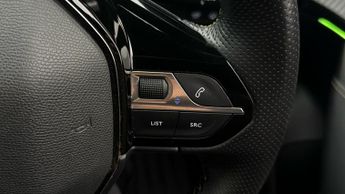 Peugeot E-2008 GT PREMIUM