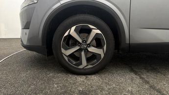 Nissan Qashqai DIG-T N-CONNECTA DCT