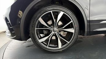Volkswagen Tiguan R-LINE TSI DSG