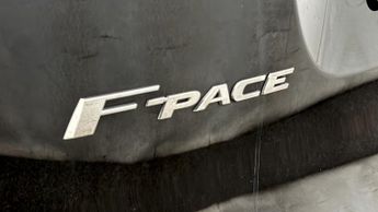Jaguar F-PACE R-DYNAMIC SE