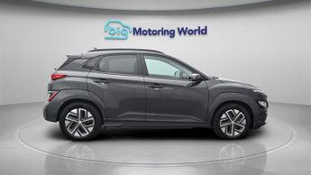 Hyundai KONA PREMIUM