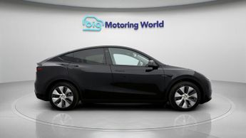 Tesla Model Y BASE