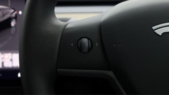 Tesla Model Y BASE