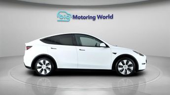 Tesla Model Y LONG RANGE AWD