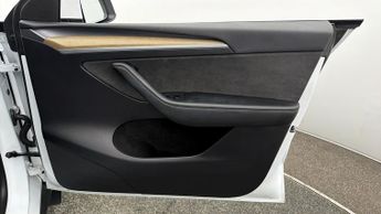 Tesla Model Y BASE