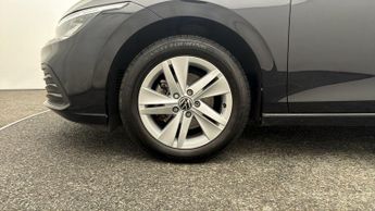 Volkswagen Golf LIFE ETSI DSG