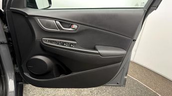 Hyundai KONA PREMIUM SE