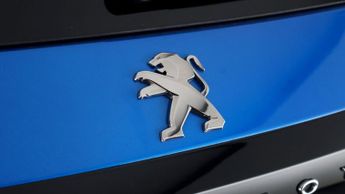 Peugeot E-208 GT
