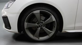 Audi A4 TFSI S LINE BLACK EDITION