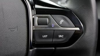 Peugeot E-2008 ALLURE PREMIUM PLUS