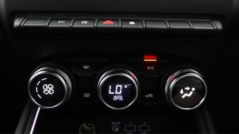 Renault Clio E-TECH ENGINEERED