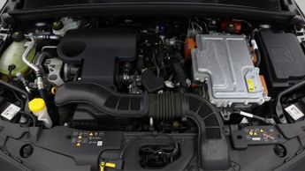 Renault Clio E-TECH ENGINEERED