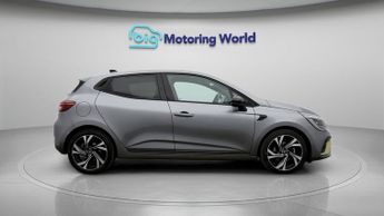 Renault Clio E-TECH ENGINEERED