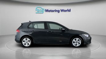 Volkswagen Golf LIFE TDI DSG