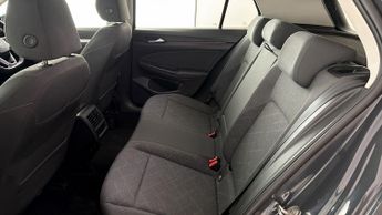 Volkswagen Golf LIFE TDI DSG