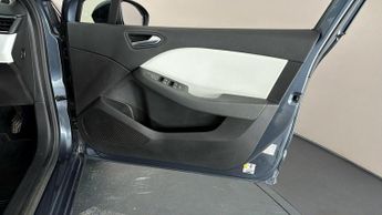 Renault Clio TECHNO E-TECH