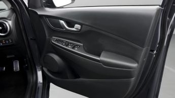 Hyundai KONA PREMIUM