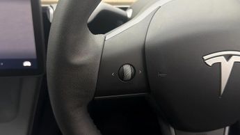 Tesla Model Y BASE