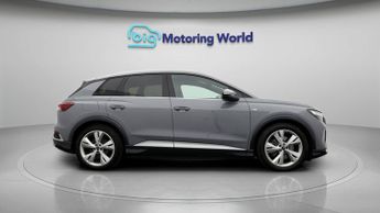 Audi Q4 e-tron S LINE