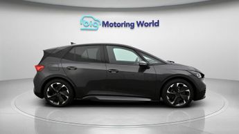 CUPRA Born V2