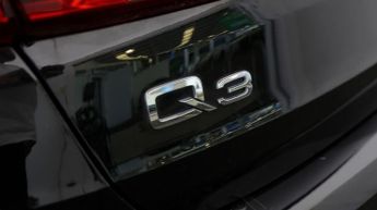 Audi Q3 TFSI E S LINE
