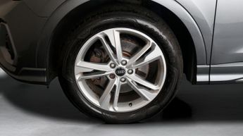 Audi Q3 TFSI E S LINE