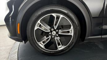 Ford Mustang Mach-E SELECT
