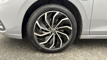Volkswagen Golf STYLE TSI DSG