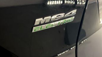 MG MG4 SE