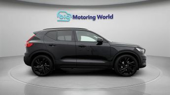 Volvo XC40 B4 R-DESIGN PRO