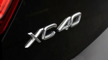 Volvo XC40 B4 R-DESIGN PRO