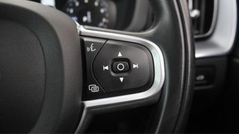 Volvo XC60 B5 MOMENTUM AWD