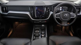Volvo XC60 B5 MOMENTUM AWD