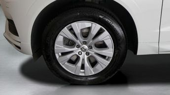 Volvo XC60 B5 MOMENTUM AWD