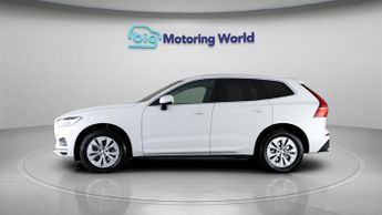 Volvo XC60 B5 MOMENTUM AWD