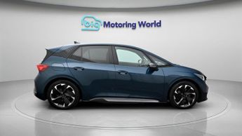 CUPRA Born V2